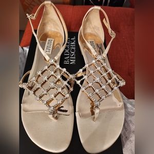 Elegant BADGLEY MISCHKA Diamond Ivory, ankle strap Sandals, 9 US Mirror footbed